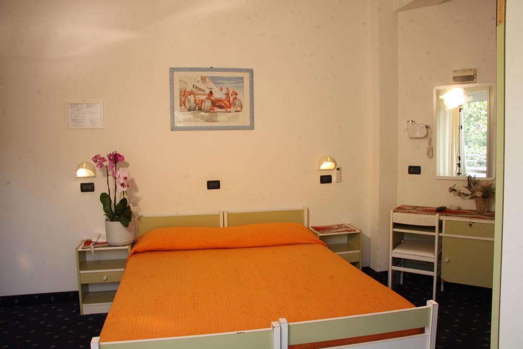 Hotel Tilly Cesena Bagian luar foto