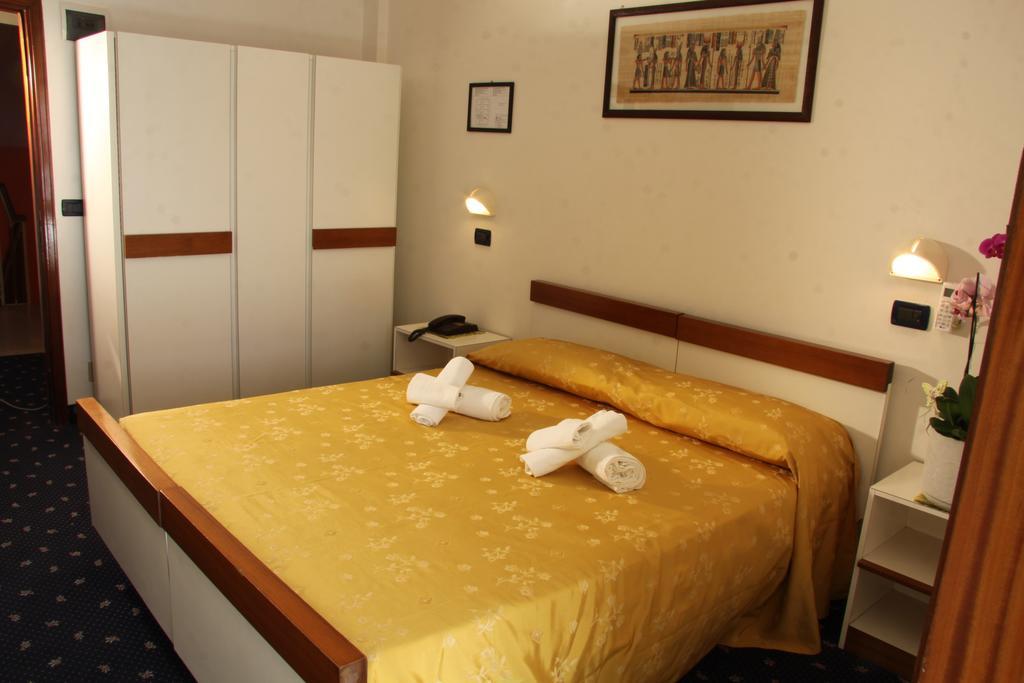 Hotel Tilly Cesena Bagian luar foto