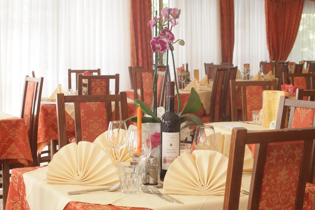 Hotel Tilly Cesena Bagian luar foto