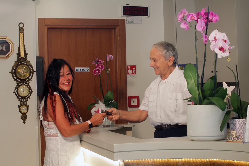 Hotel Tilly Cesena Bagian luar foto