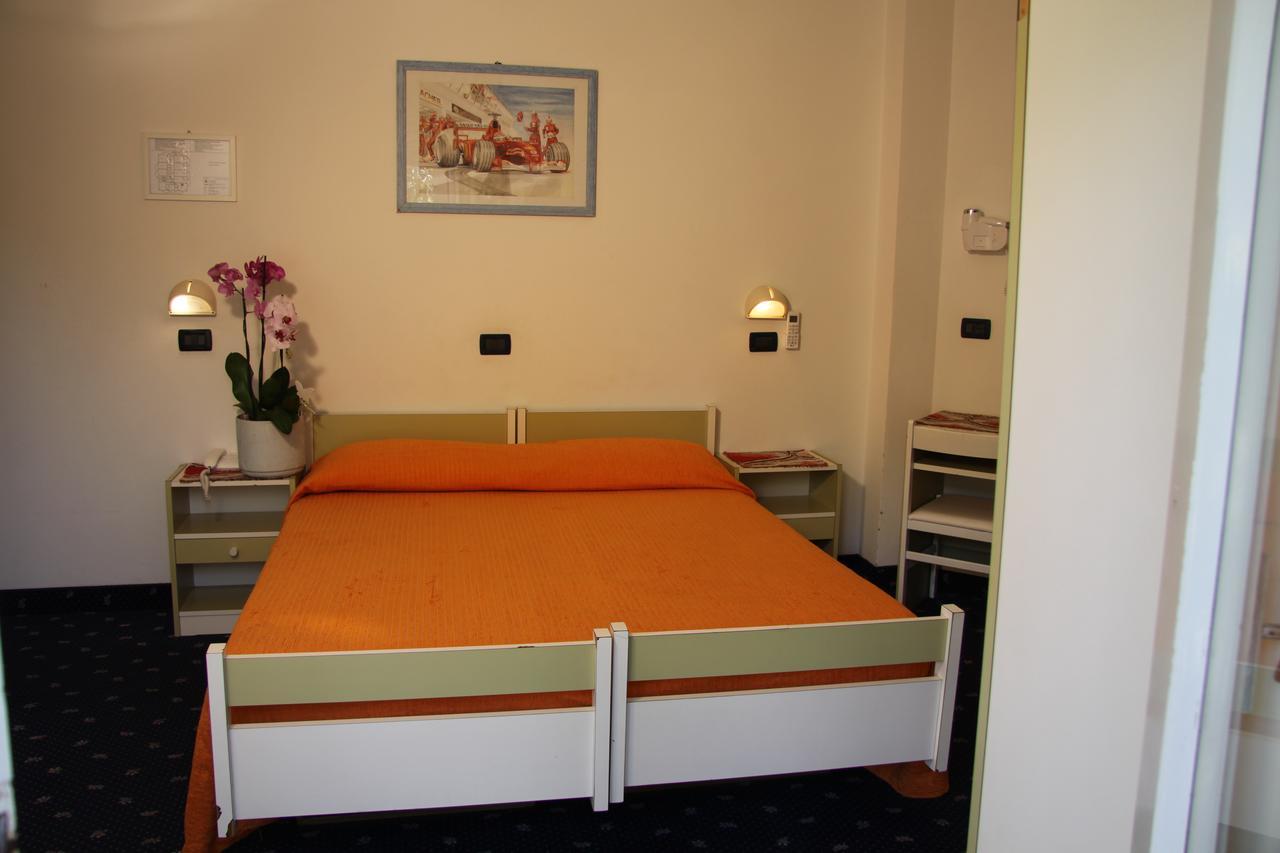 Hotel Tilly Cesena Bagian luar foto