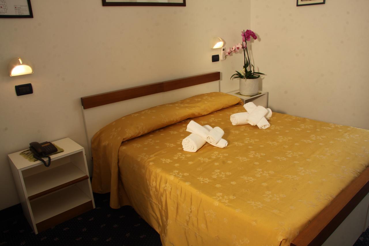Hotel Tilly Cesena Bagian luar foto