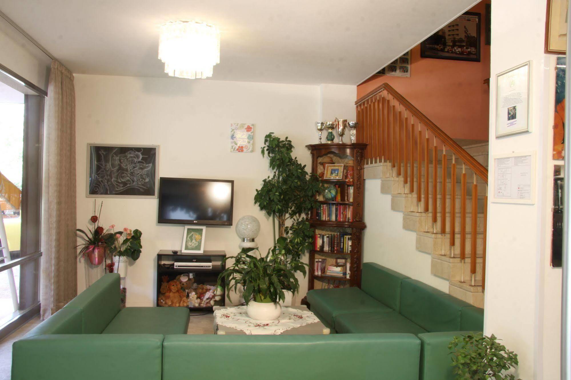 Hotel Tilly Cesena Bagian luar foto