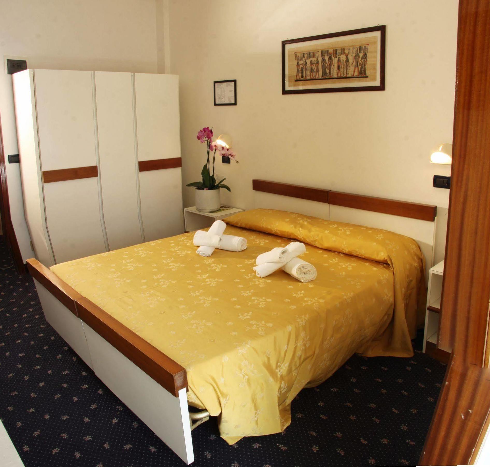 Hotel Tilly Cesena Bagian luar foto