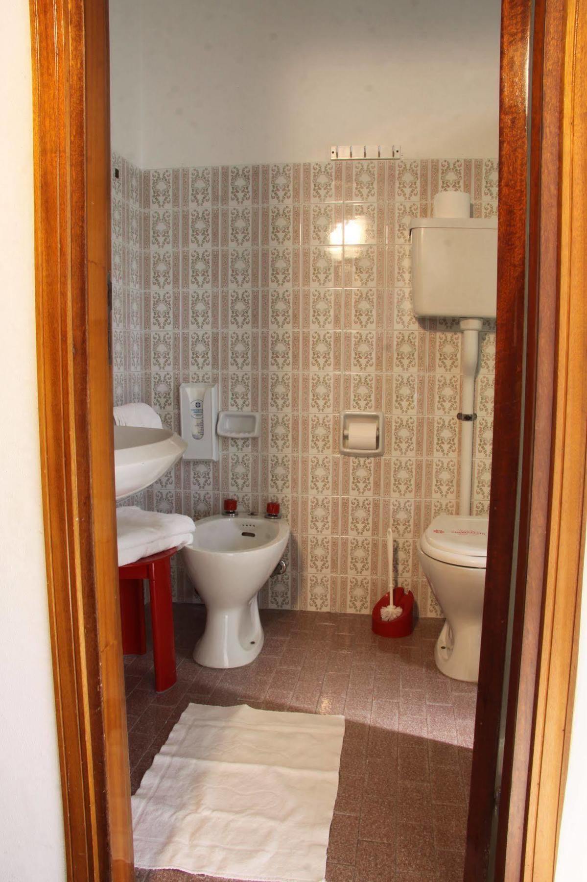 Hotel Tilly Cesena Bagian luar foto