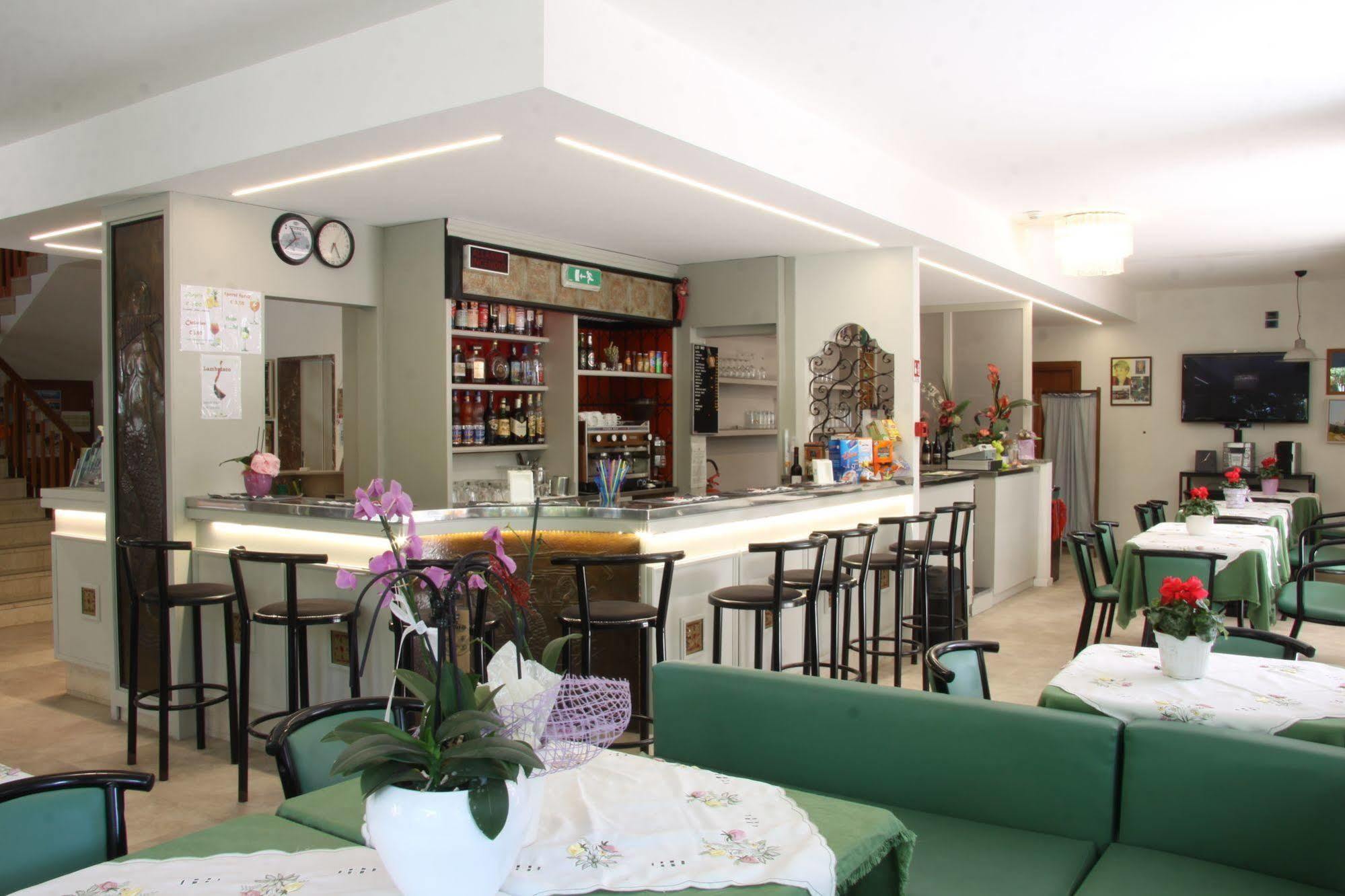 Hotel Tilly Cesena Bagian luar foto